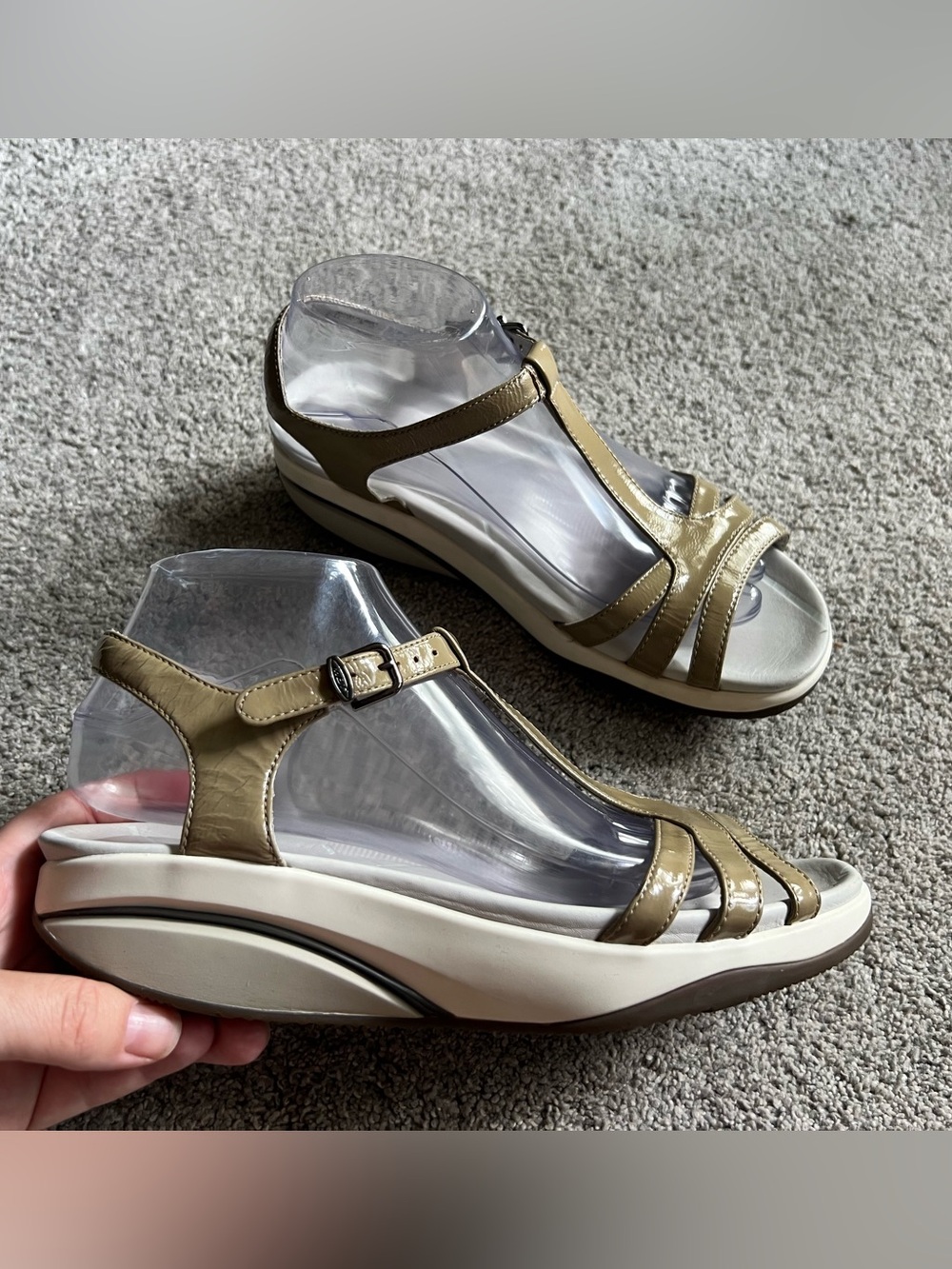MBT Sadiki Sandals Size 39 / 8-8.5 Tan Patent Leather Slingback Strappy